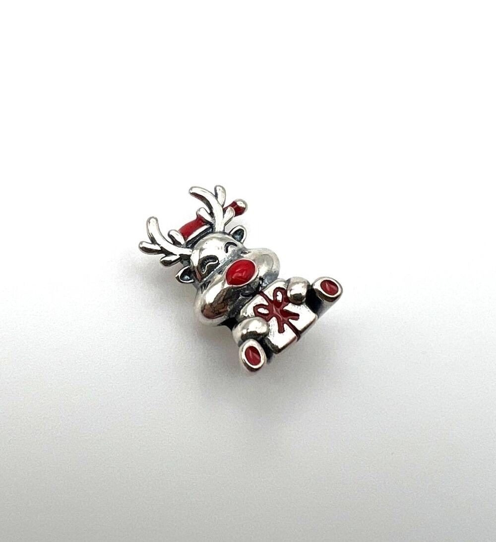 New Christmas Reindeer Holding Present Charm for European Bracelet